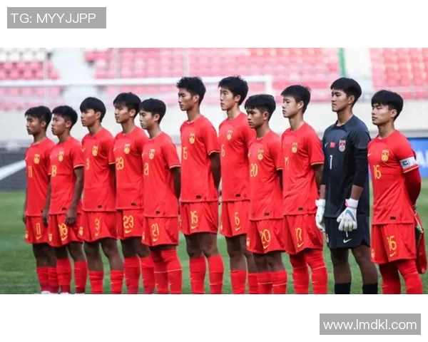 足球明星联手揭晓新赛季合作阵容引发球迷热议